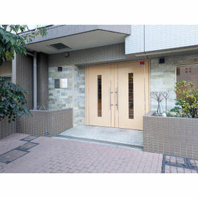 5/5 エントランス