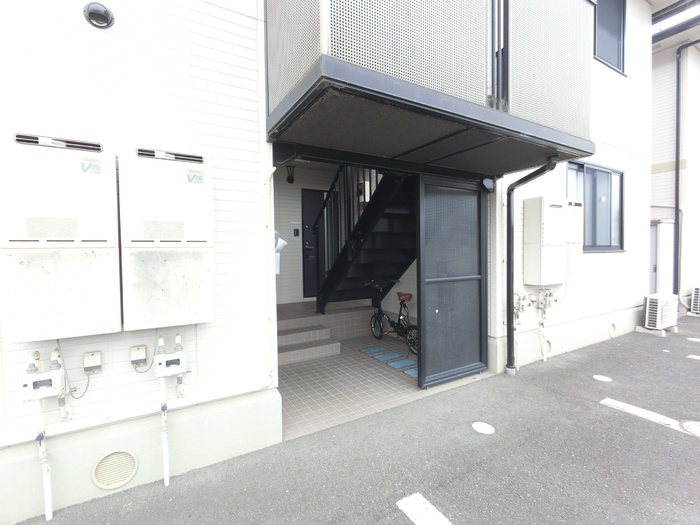 13/23 エントランス