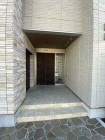 16/18 エントランス