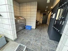 2/2 エントランス