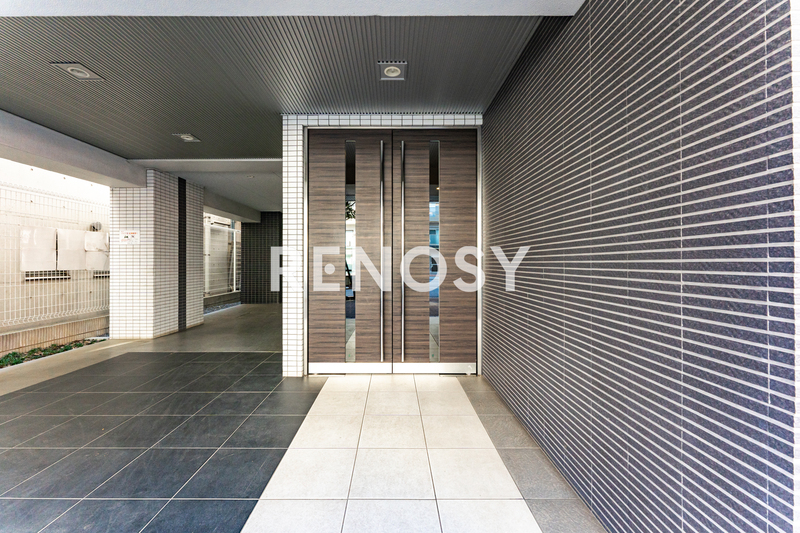 5/5 エントランス