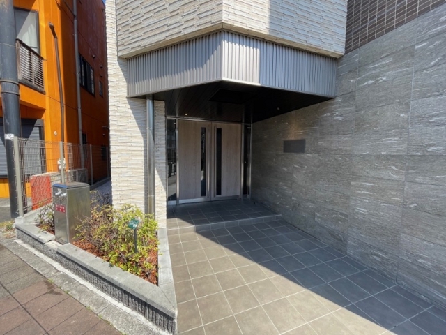 2/3 エントランス