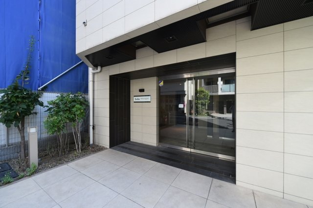 25/30 エントランス