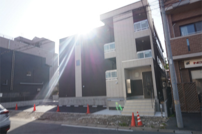 16/16 エントランス