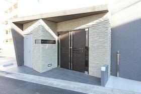 16/16 エントランス