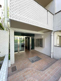 16/16 エントランス