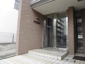 16/16 エントランス