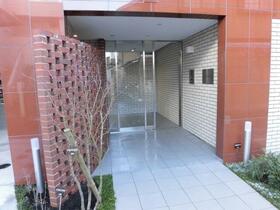 16/16 エントランス