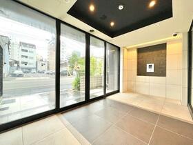 17/17 エントランス