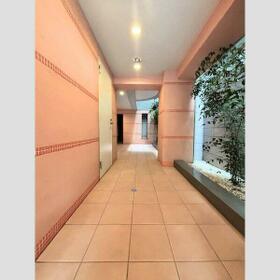 2/2 エントランス