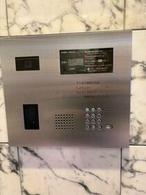 5/5 エントランス