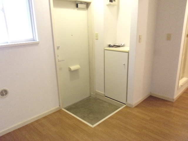 18/27 エントランス