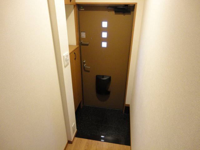 14/30 玄関