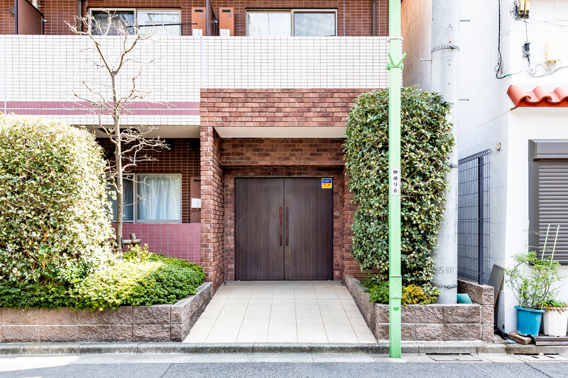 5/5 エントランス