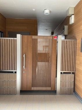 3/3 エントランス