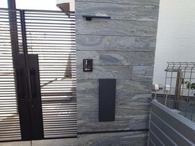 16/16 エントランス