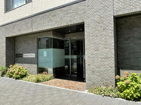 16/16 エントランス