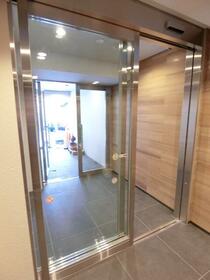 14/14 エントランス