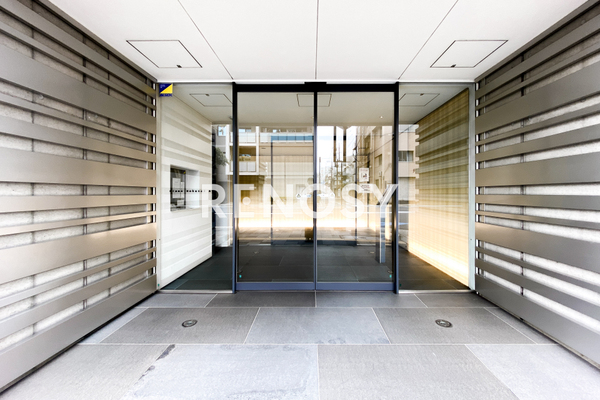 2/2 エントランス