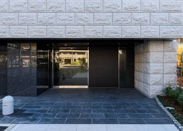 24/30 エントランス