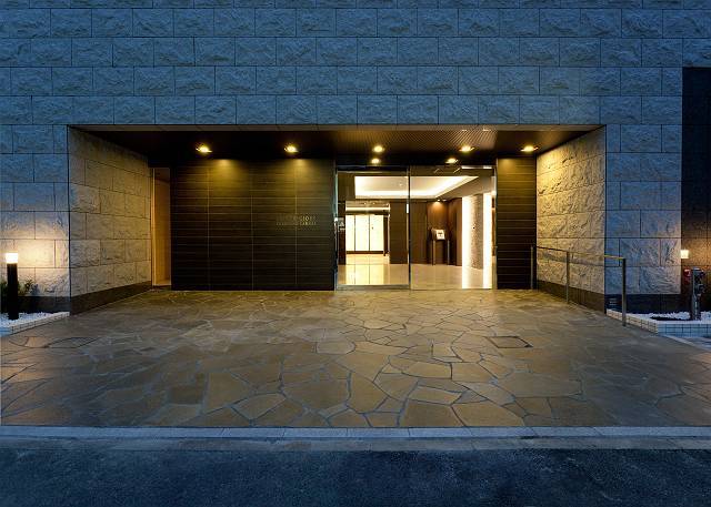 21/30 エントランス