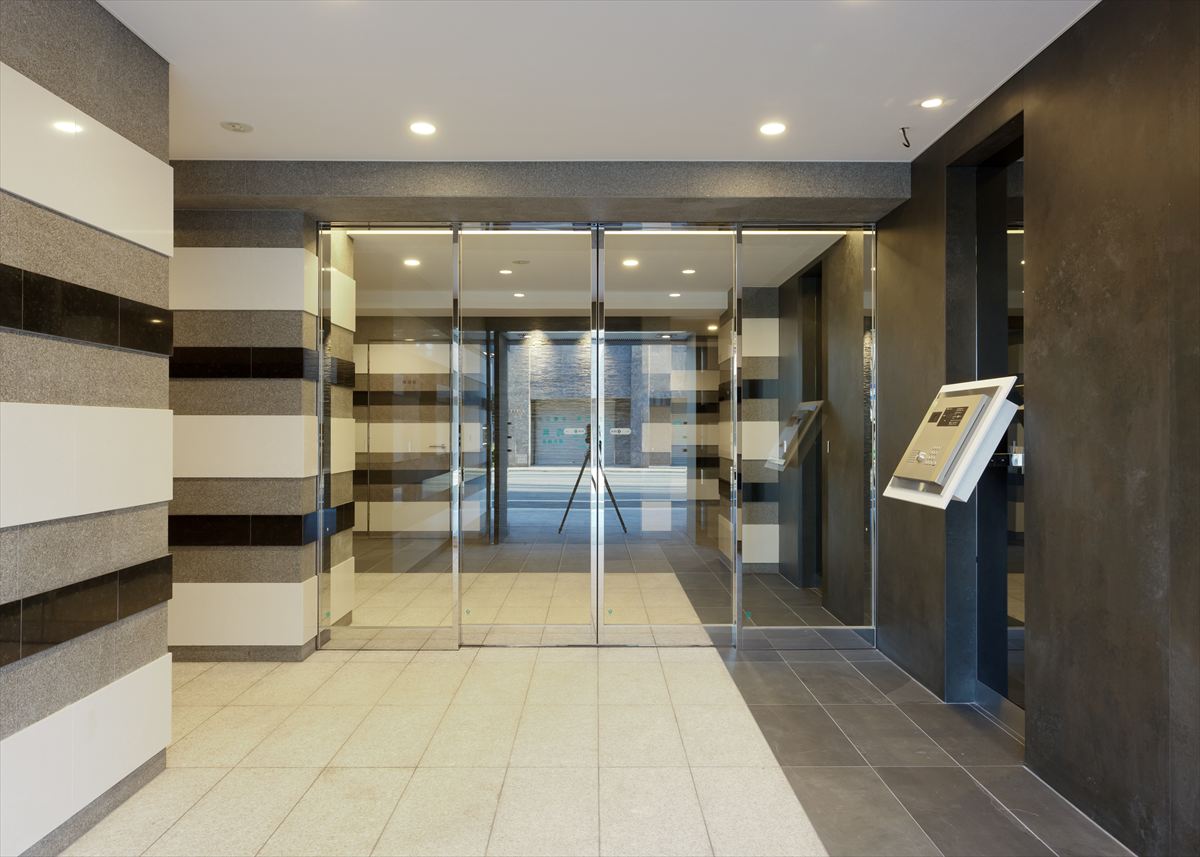 17/30 エントランス