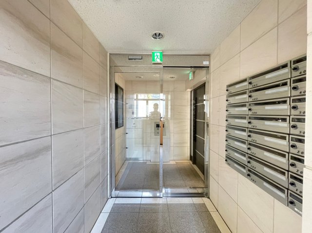 17/20 エントランス