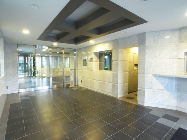 22/26 エントランス