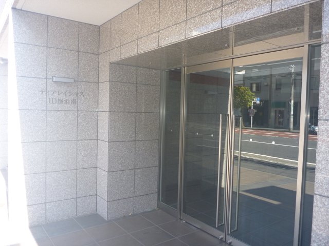 2/2 エントランス