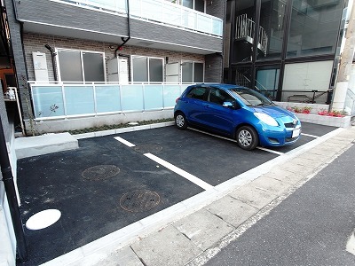 17/17 駐車場