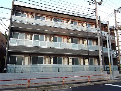 16/17 エントランス