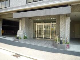 13/14 エントランス