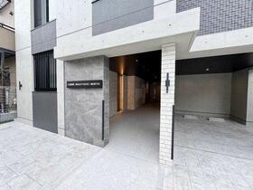 16/16 エントランス