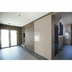 8/10 エントランス