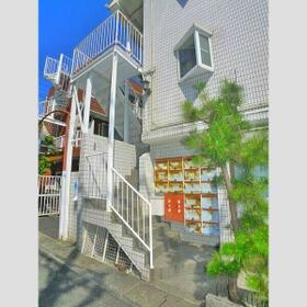 16/16 エントランス