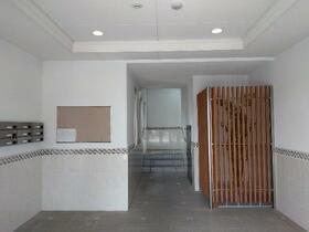 13/15 エントランス