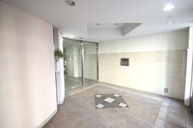 2/2 エントランス