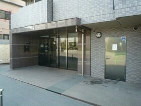 5/5 エントランス