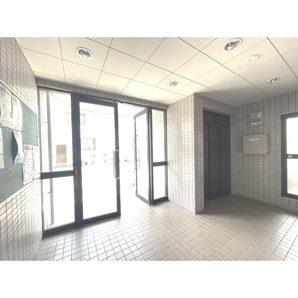 8/11 エントランス