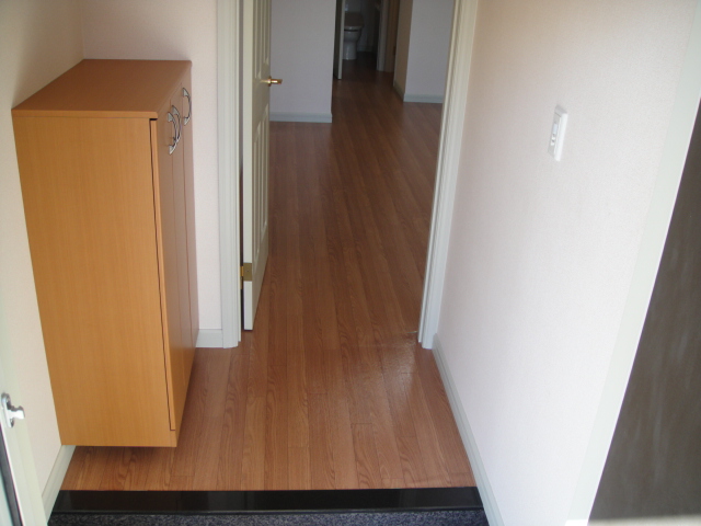 16/27 玄関