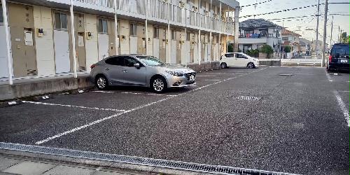 14/14 駐車場