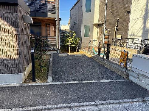 3/3 駐車場