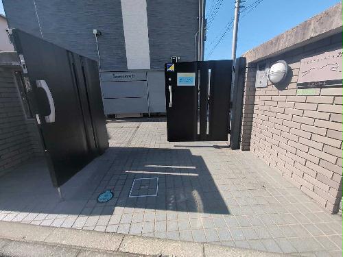 14/14 エントランス