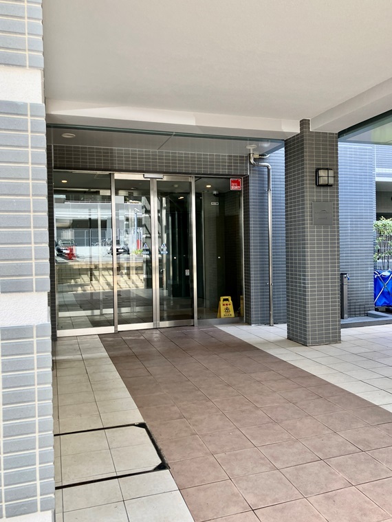 14/15 エントランス