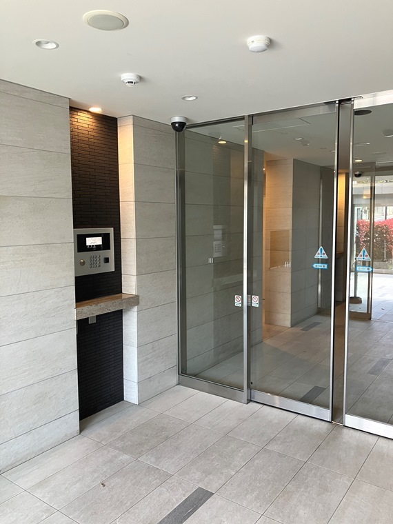 4/4 エントランス