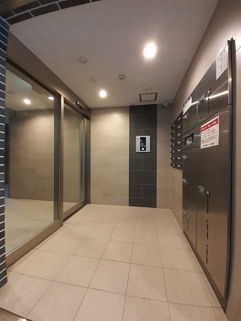 14/20 エントランス