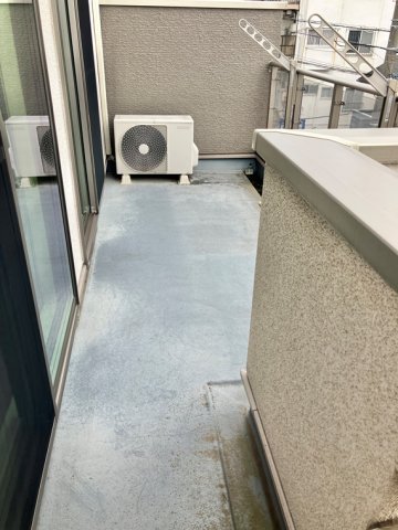 13/19 バルコニー