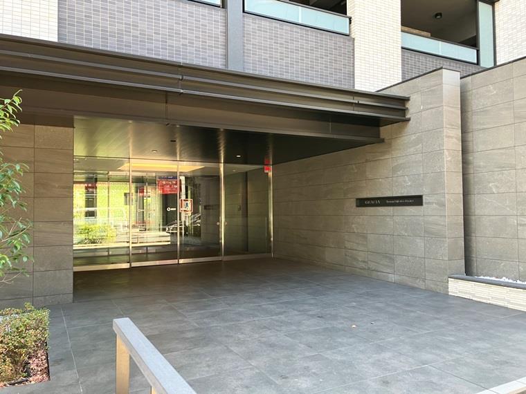 2/2 エントランス