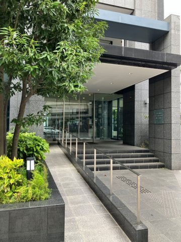 18/18 エントランス