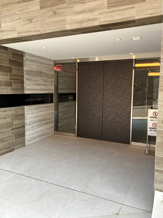 4/4 エントランス